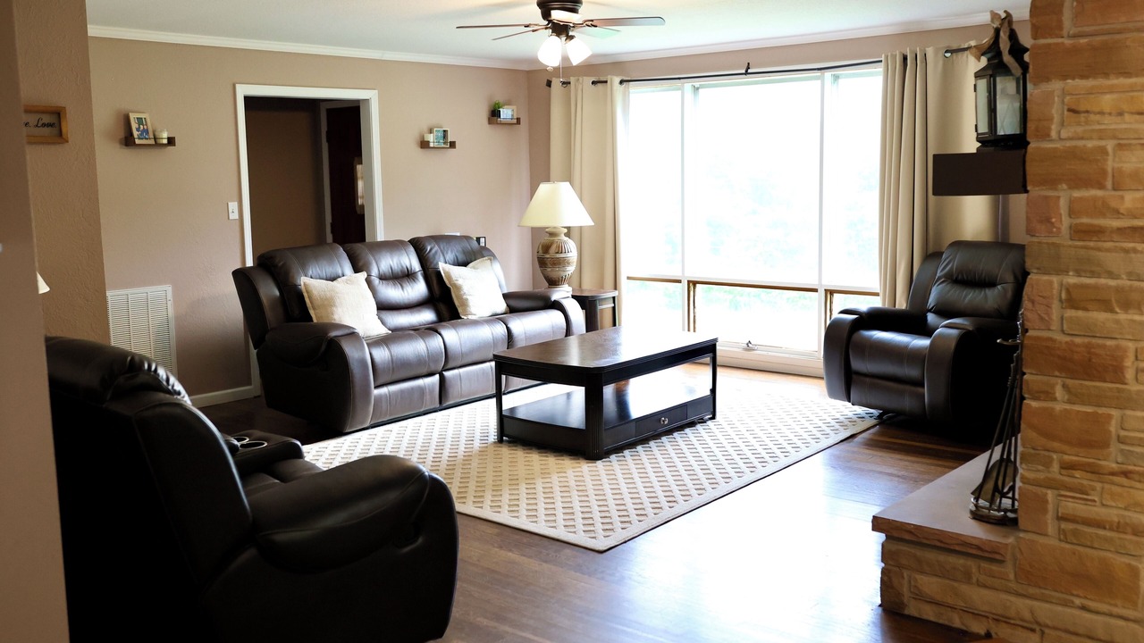 Photo of Livingroom in Robbinsville