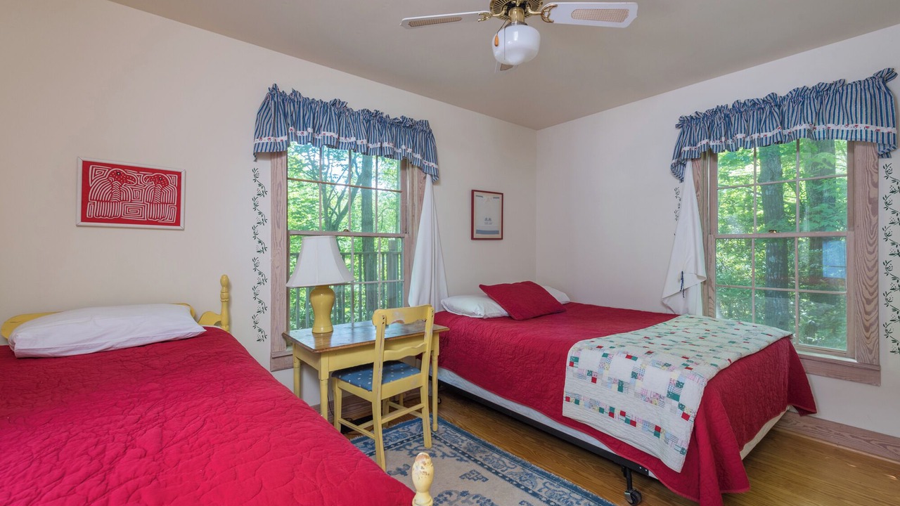 Photo of Bedroom in Ridgecrest