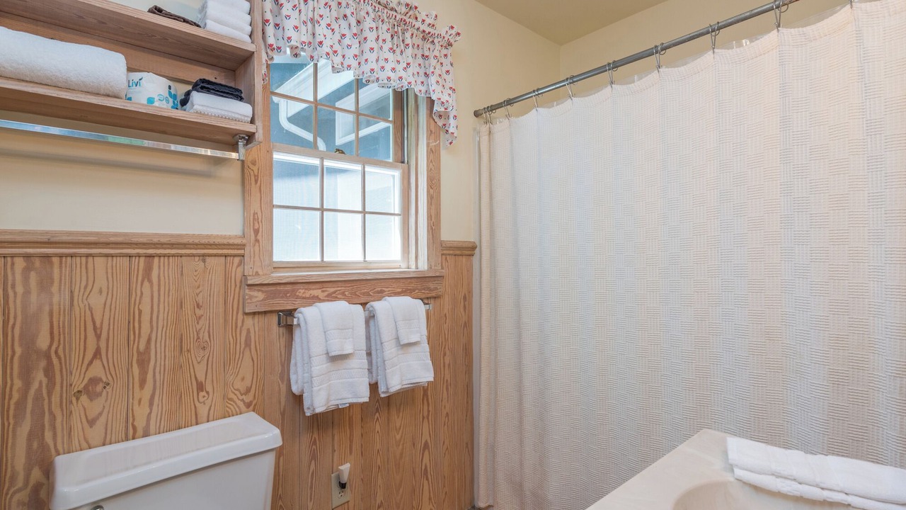 Photo of Bathroom in Ridgecrest