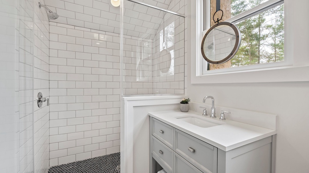 Photo of Bathroom in Nebo