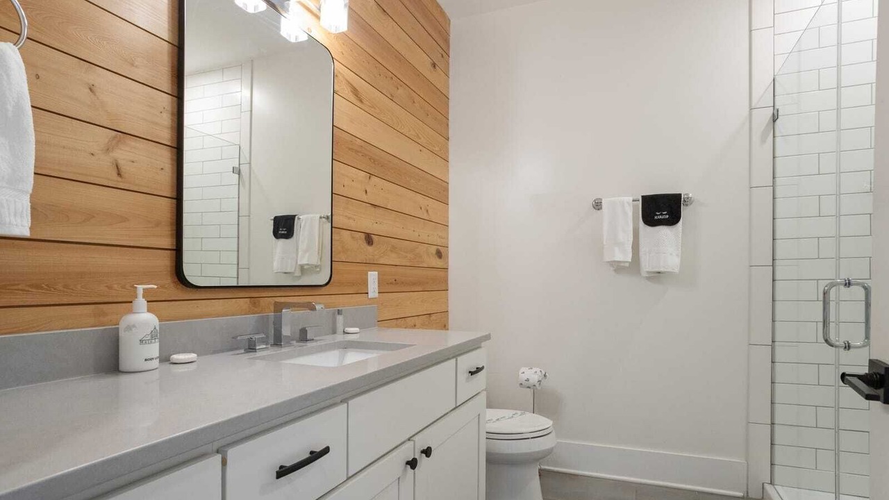 Photo of Bathroom in Blowing Rock