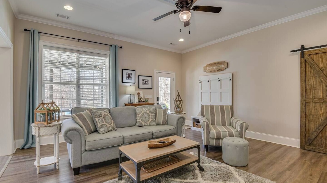 Photo of Livingroom in Appling
