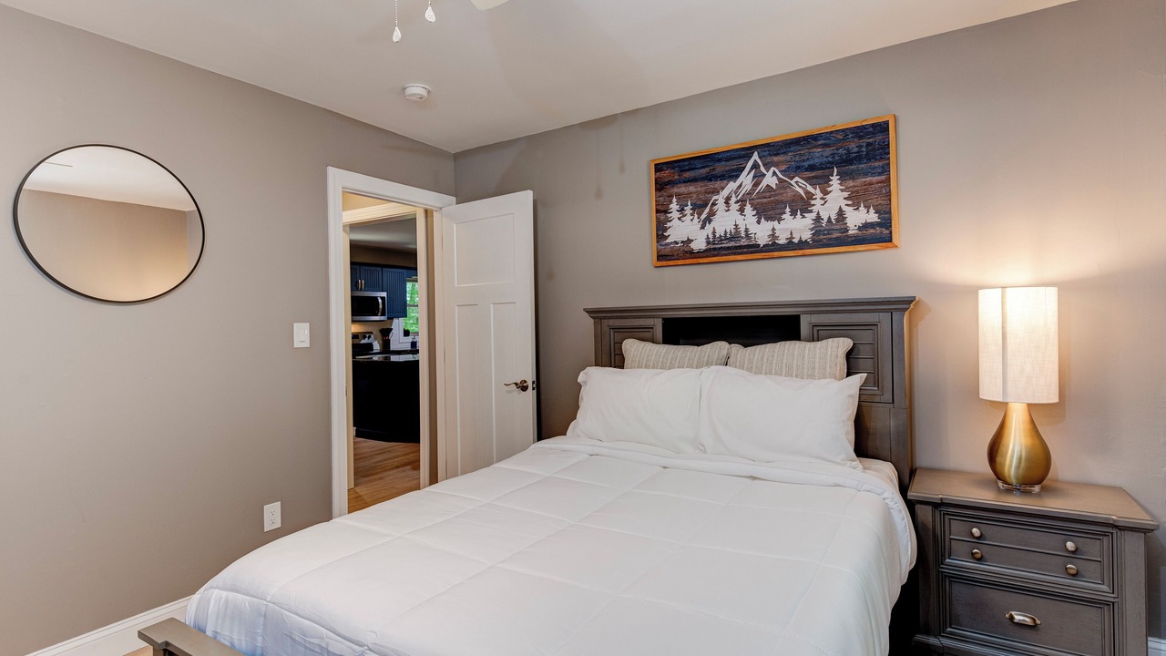 Photo of Bedroom in Hendersonville