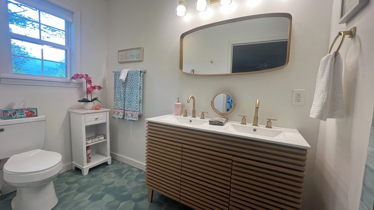 Photo of Bathroom in Otto