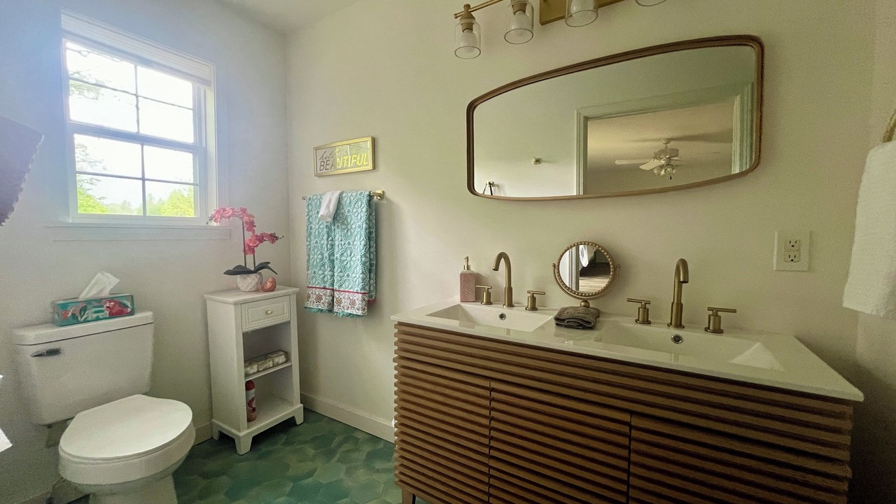 Photo of Bathroom in Otto