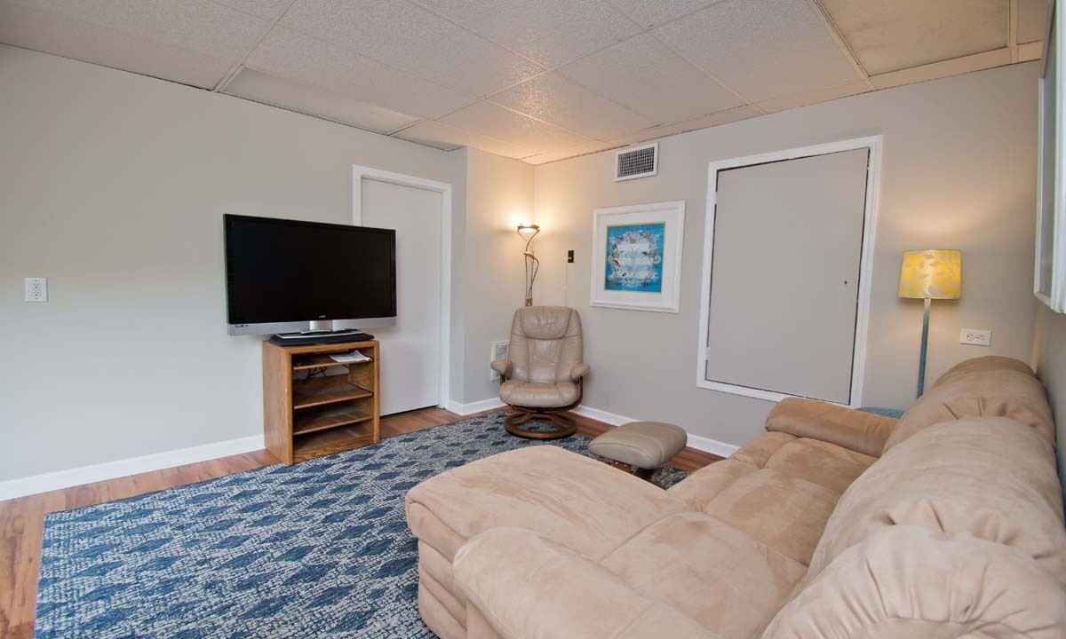 Photo of Livingroom in Pine Knoll Shores