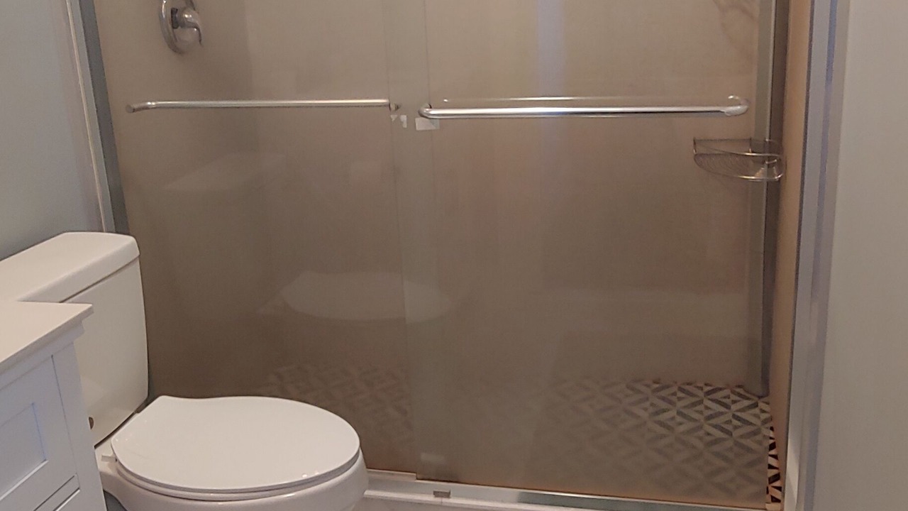 Photo of Bathroom in Crisp