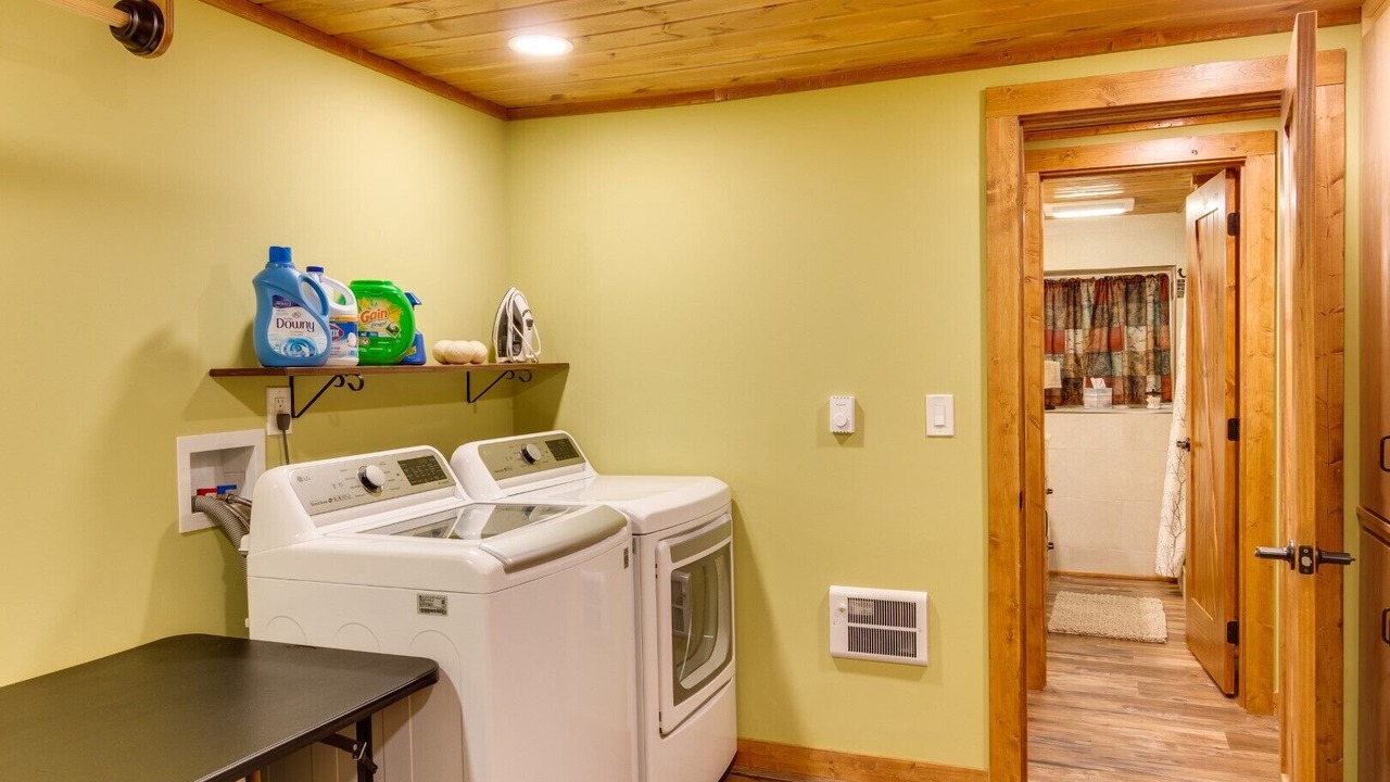 Photo of Bedroom in Weaverville