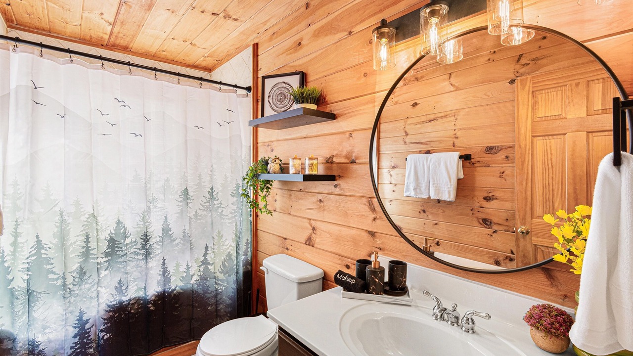 Photo of Bathroom in Marion