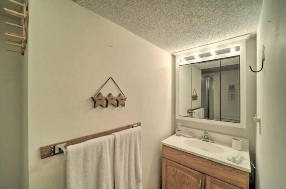 Photo of Bathroom in Newland