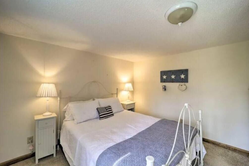 Photo of Bedroom in Newland