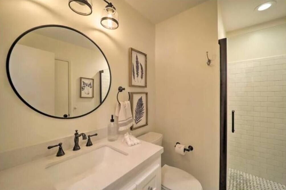 Photo of Bathroom in Newland