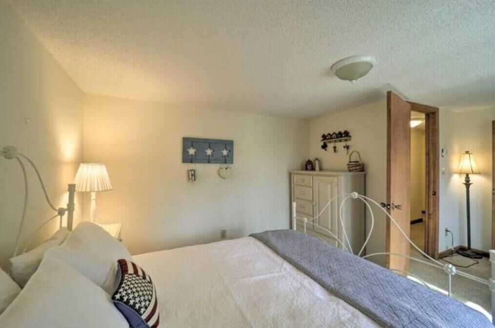 Photo of Bedroom in Newland