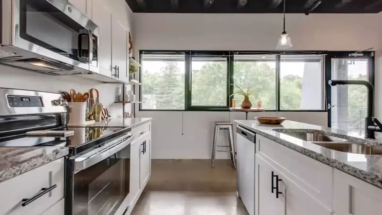 Photo of Kitchen in TMAG Thompson LN - Murfreesboro Rd