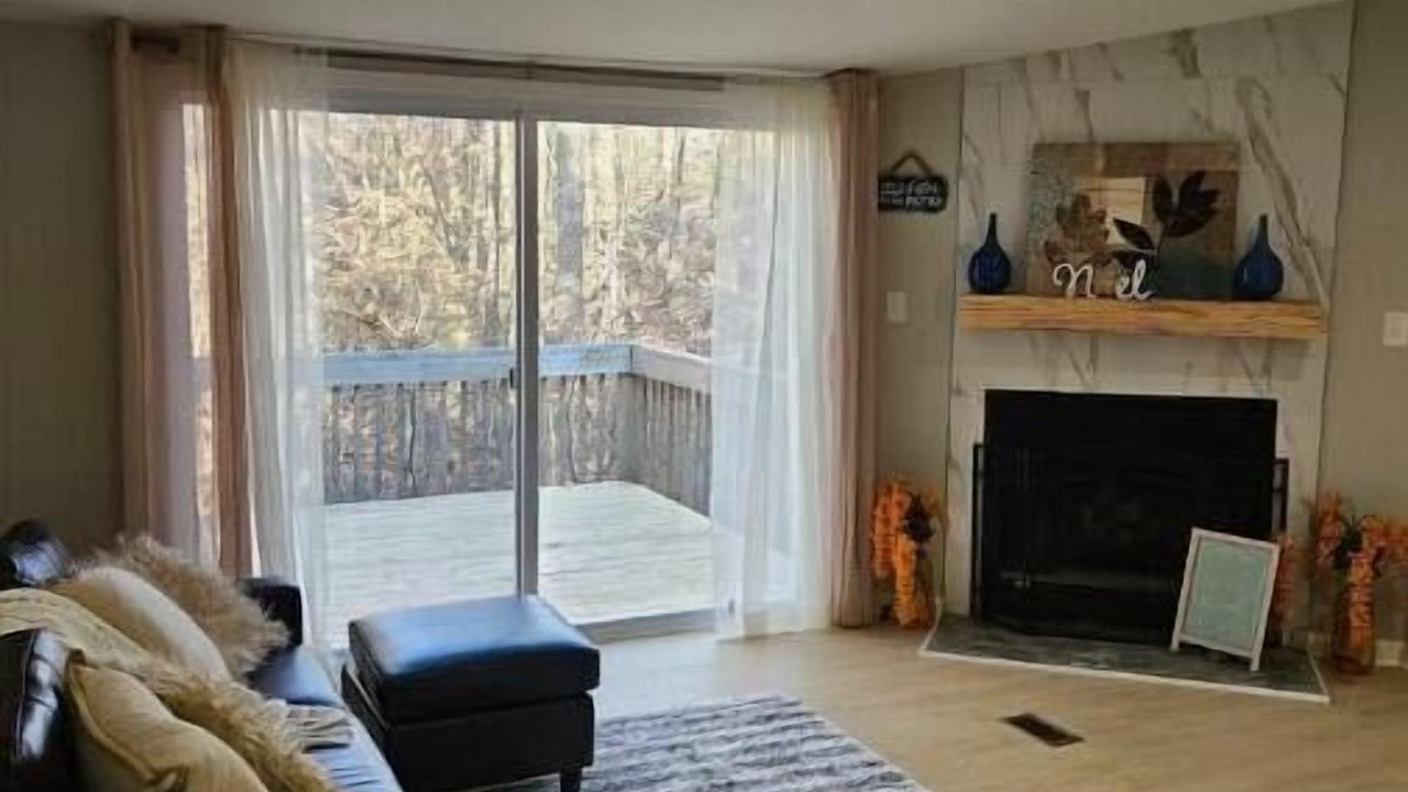 Photo of Livingroom in Mountain Island