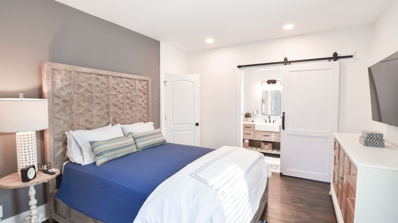 Photo of Bedroom in Belmont Historic District