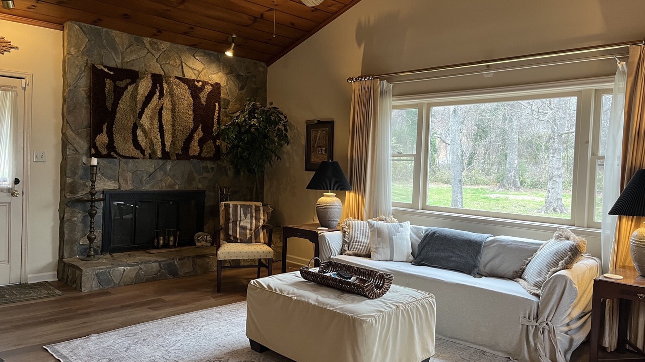 Photo of Livingroom in Hickory