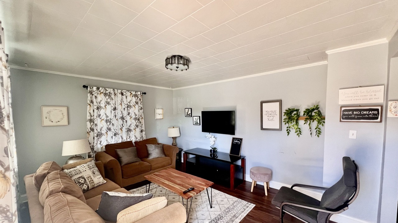 Photo of Livingroom in Monroe
