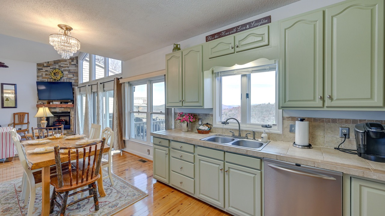 Photo of Kitchen in Roaring Gap