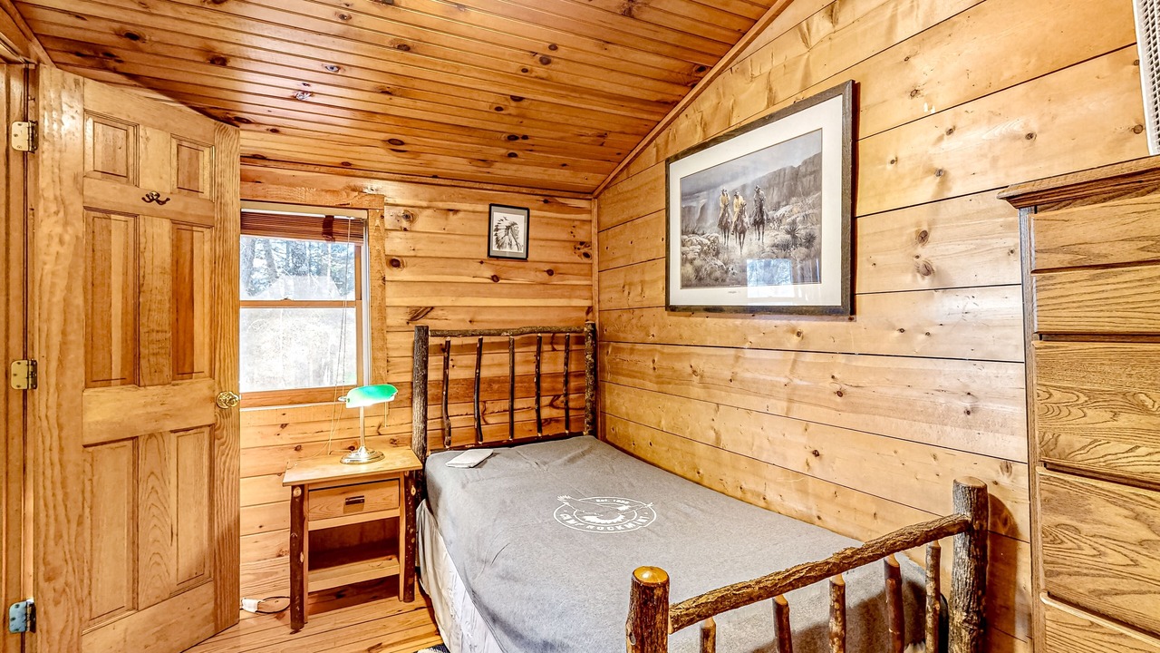 Photo of Bedroom in Black Mountain