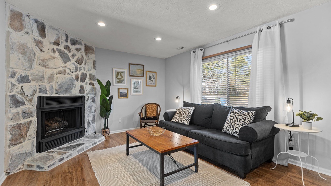 Photo of Livingroom in Southwest Raleigh