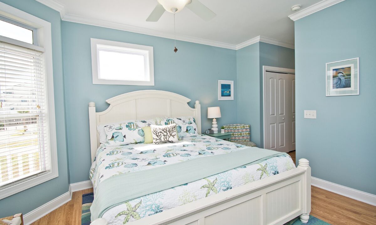 Photo of Bedroom in Pine Knoll Shores