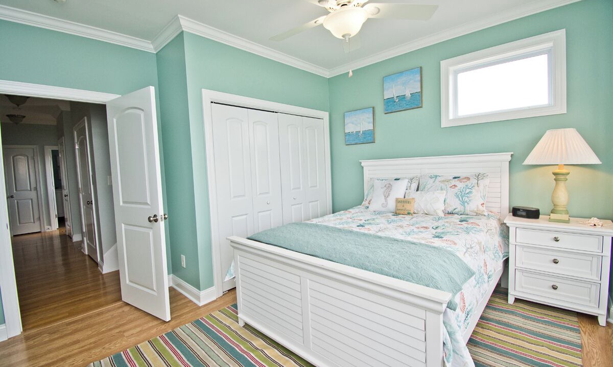 Photo of Bedroom in Pine Knoll Shores