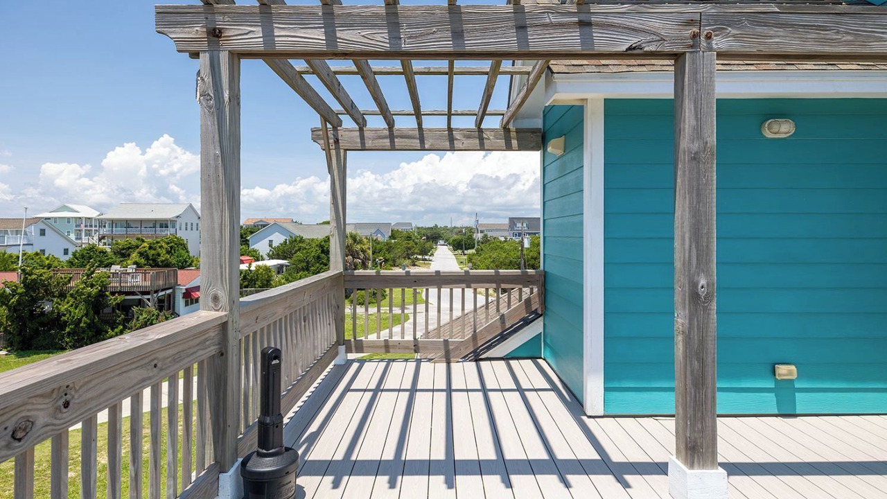 Photo of Patio Balcony in Emerald Isle