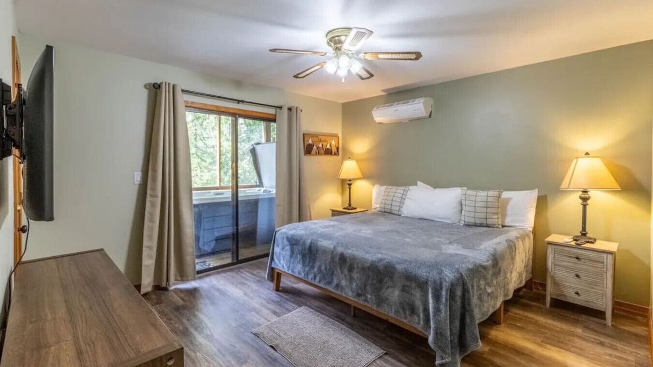 Photo of Bedroom in Sylva