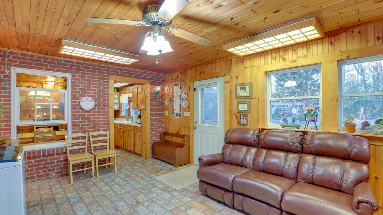 Photo of Livingroom in Burnsville