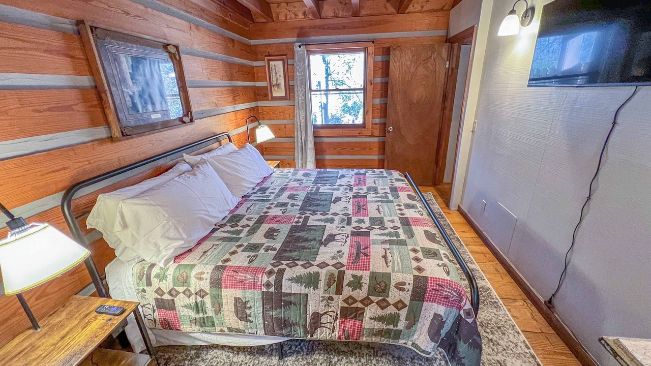 Photo of Bedroom in Cherokee