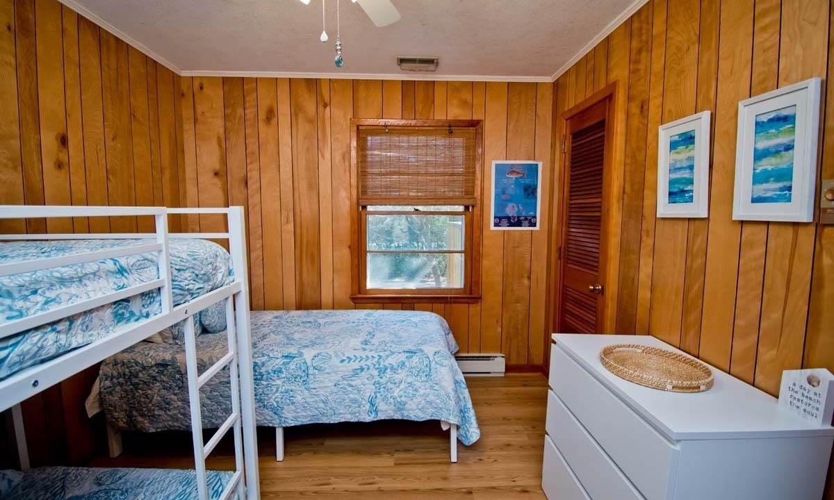 Photo of Bedroom in Pine Knoll Shores