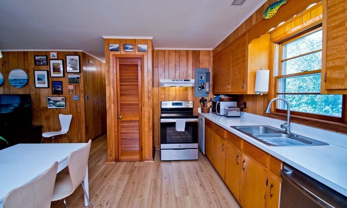 Photo of Kitchen in Pine Knoll Shores