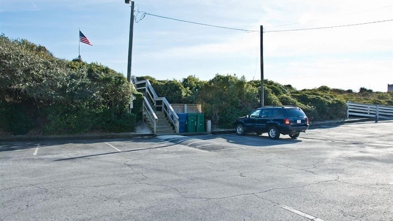 Photo of Others in Pine Knoll Shores