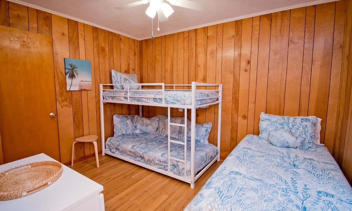 Photo of Bedroom in Pine Knoll Shores