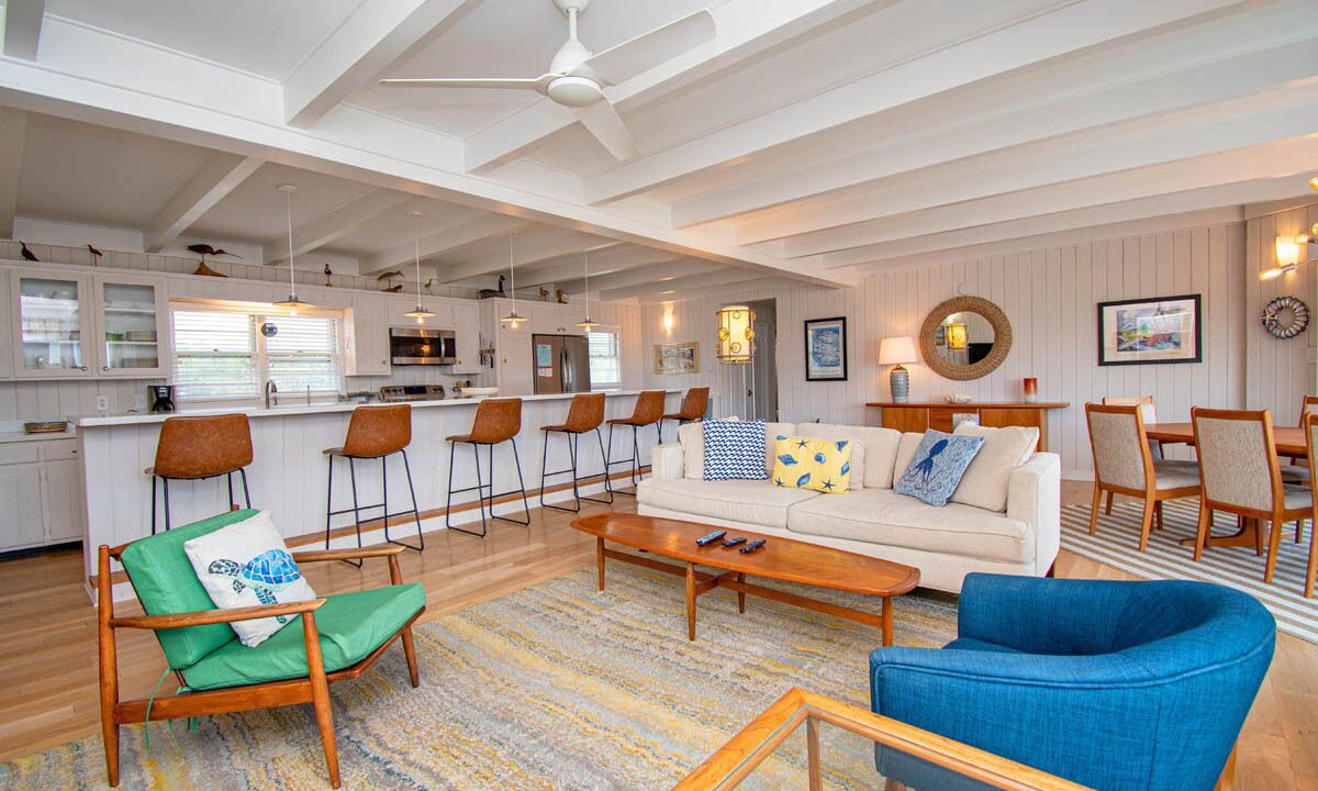 Photo of Livingroom in Pine Knoll Shores
