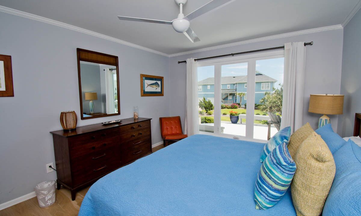 Photo of Bedroom in Pine Knoll Shores