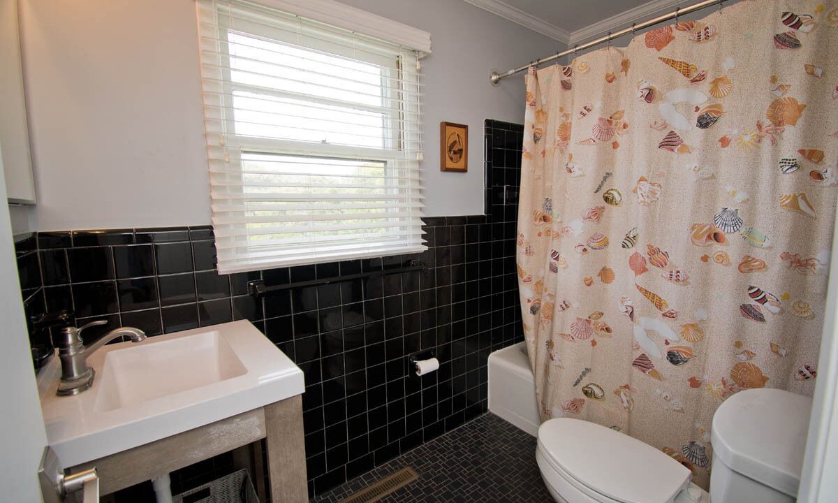 Photo of Bathroom in Pine Knoll Shores