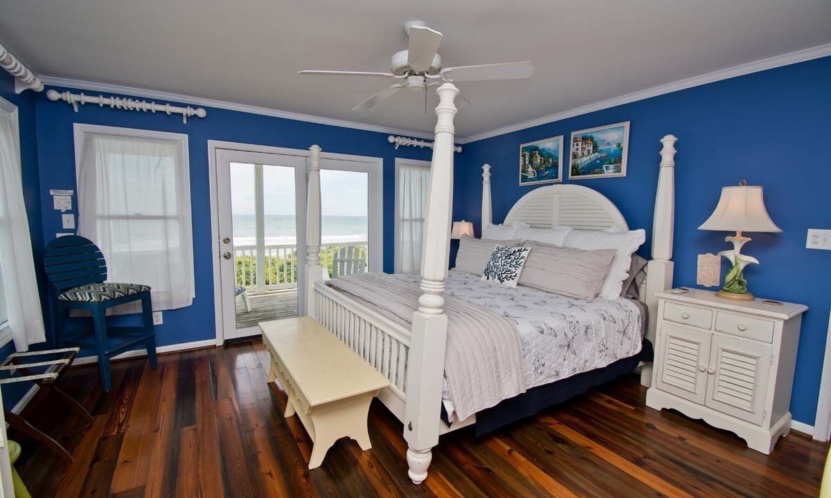 Photo of Bedroom in Pine Knoll Shores