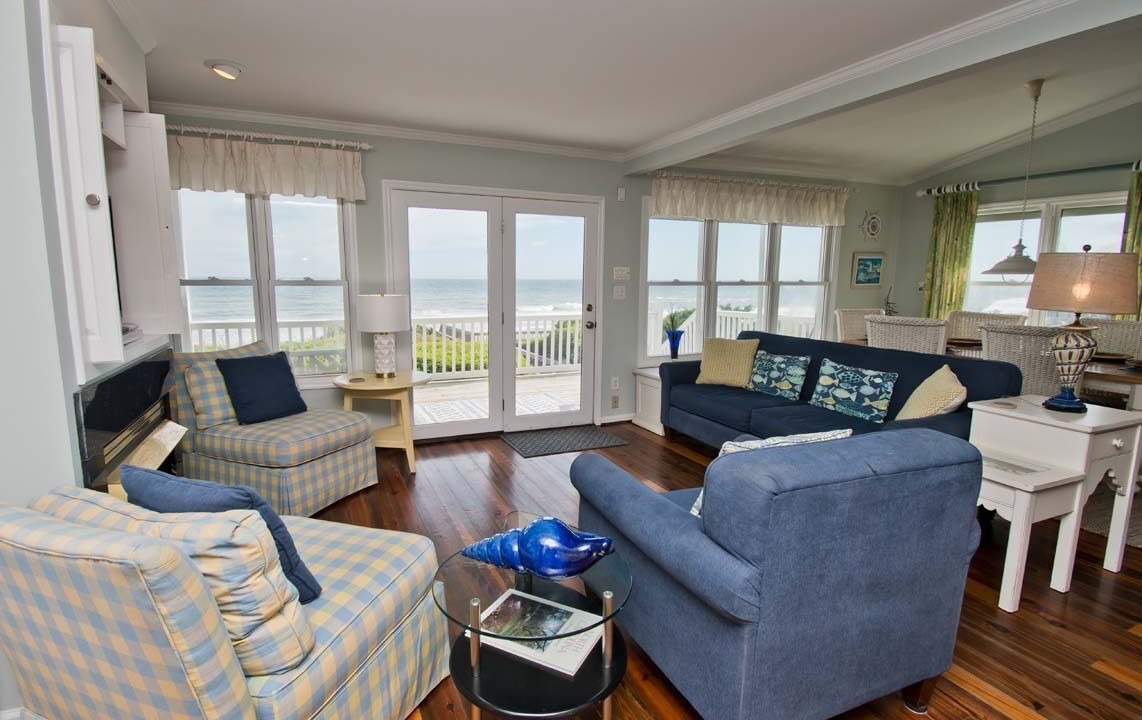 Photo of Livingroom in Pine Knoll Shores