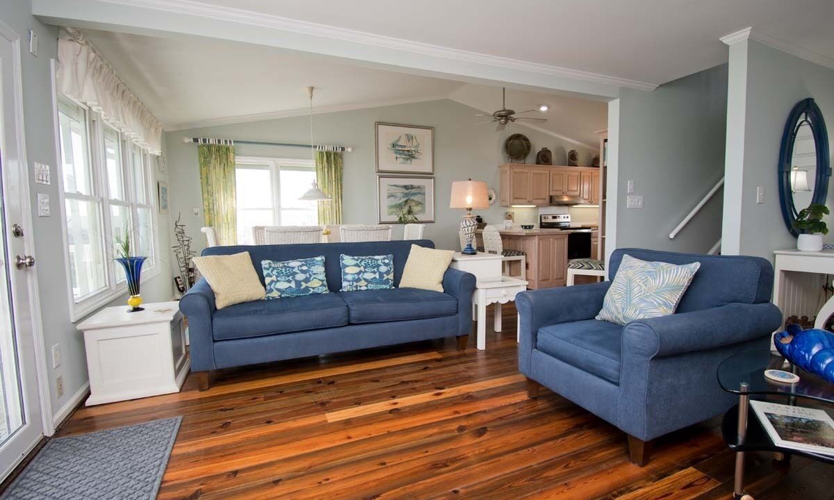 Photo of Livingroom in Pine Knoll Shores