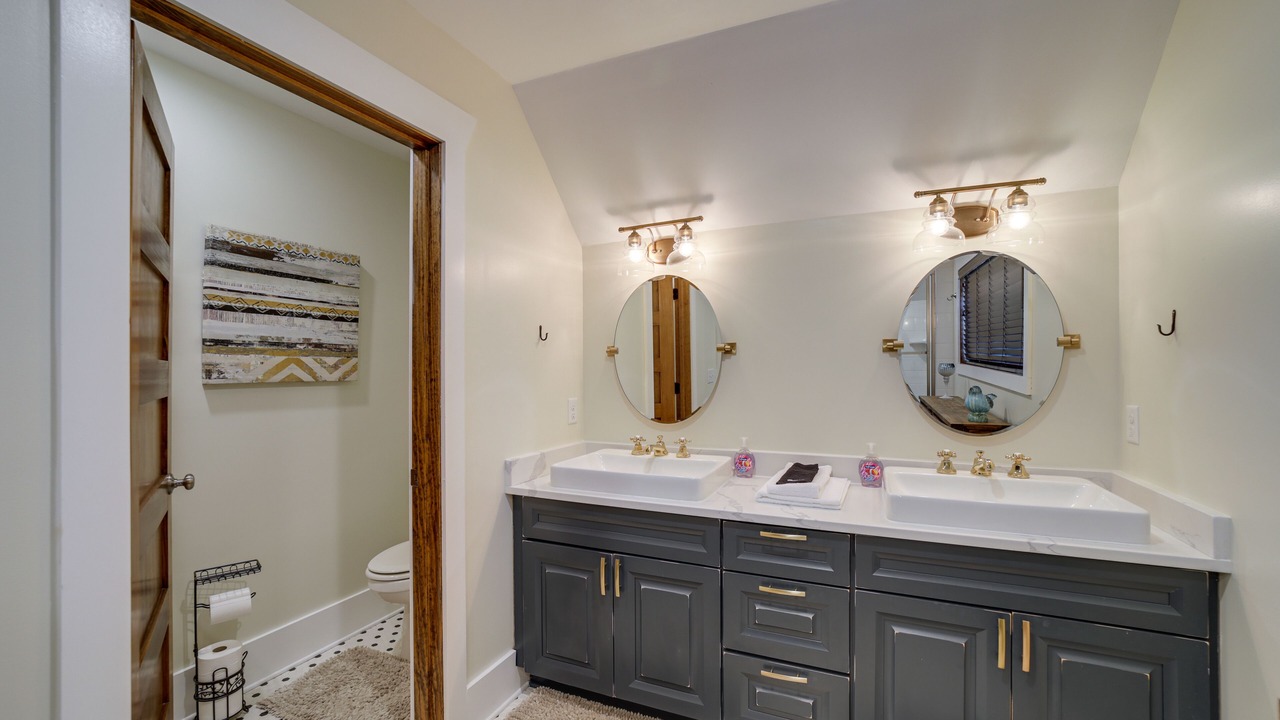 Photo of Bathroom in Glenville