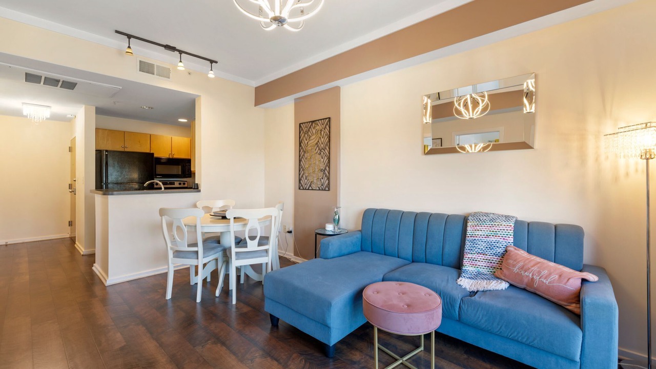 Photo of Livingroom in Fourth Ward