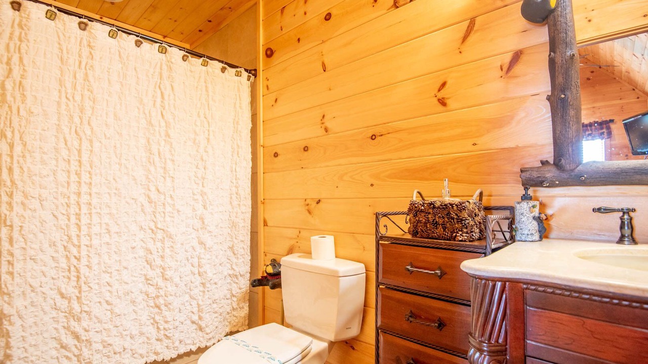 Photo of Bathroom in Grassy Creek