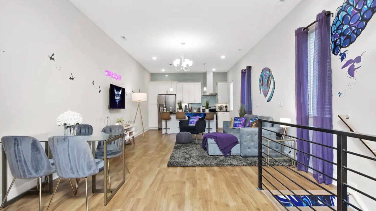 Photo of Livingroom in Third Ward