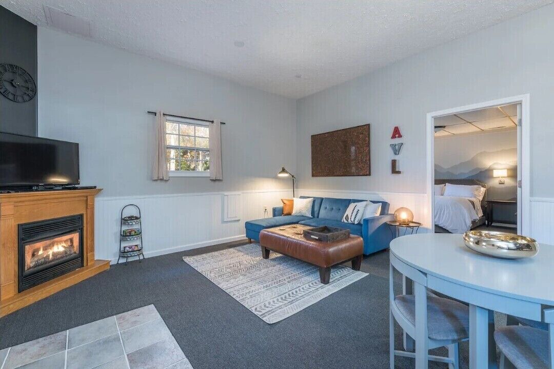 Photo of Livingroom in Canton