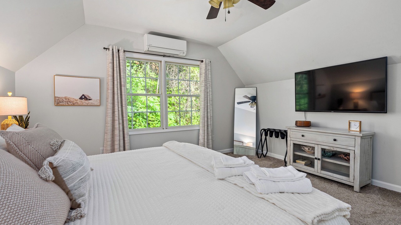 Photo of Bedroom in Sylva