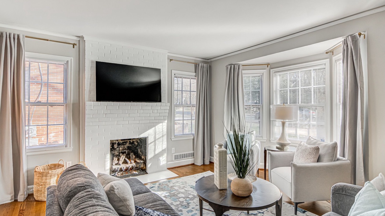Photo of Livingroom in Lindley Park