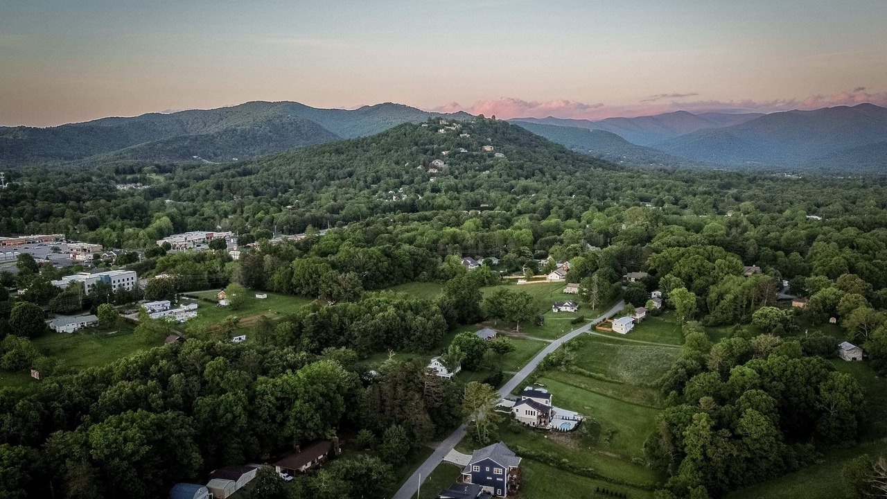 Photo of Outdoor in Weaverville