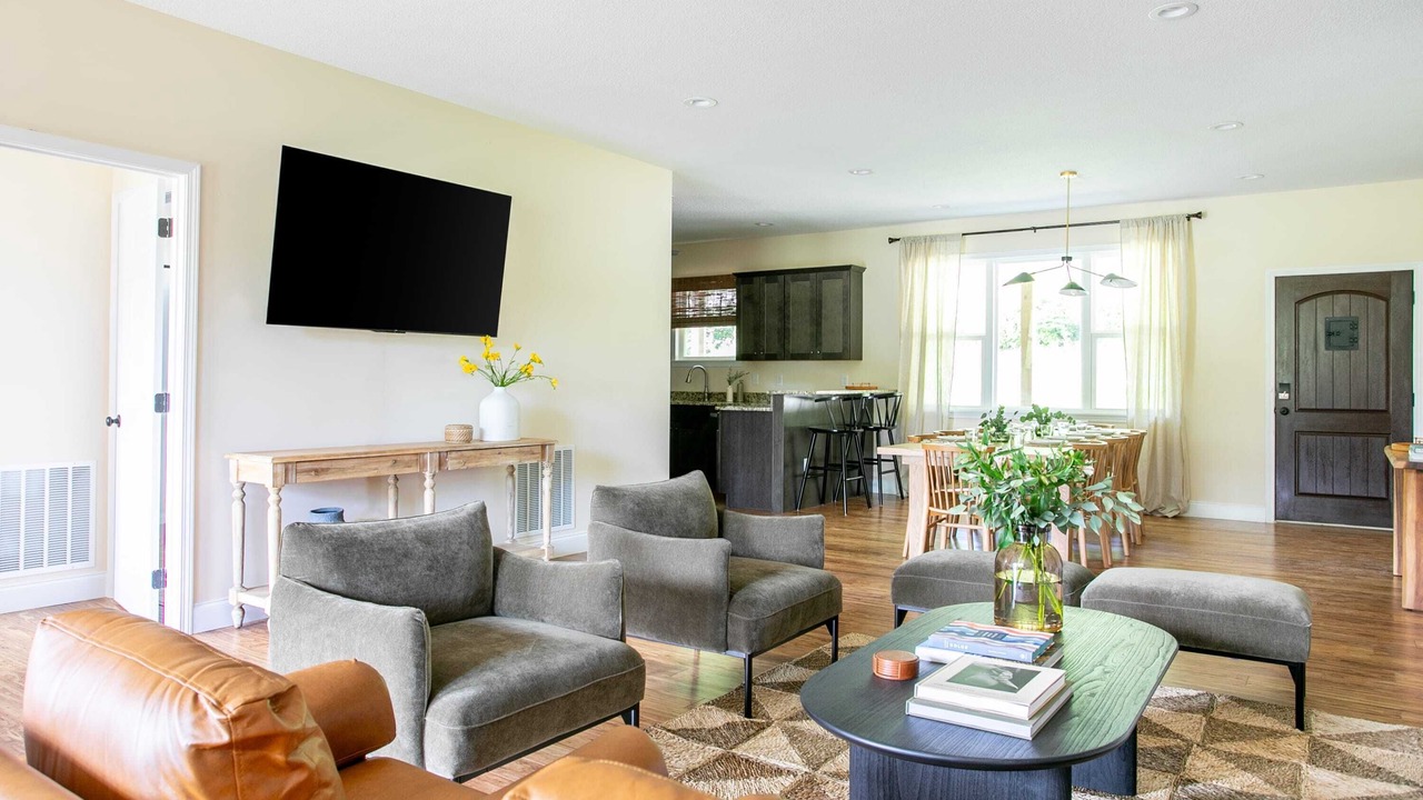 Photo of Livingroom in Weaverville